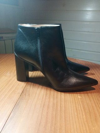 Botines Lodi Negros Puntiagudos