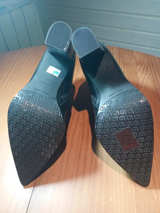 Botines Lodi Negros Puntiagudos