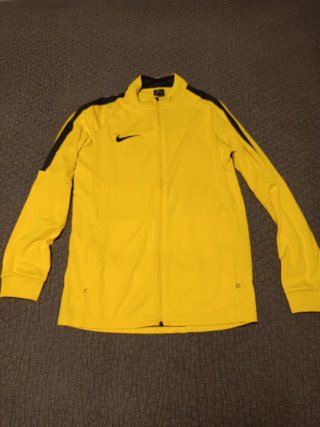 Chaquetilla Nike Amarilla con cremallera