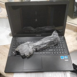 Portátil ASUS F551C. nuevo con factura sin usar.
