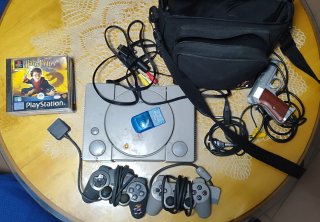Lote PlayStation 1 (PS1) con accesorios