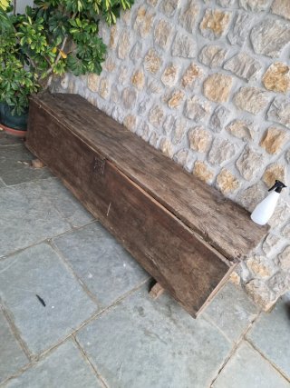 Arca antigua de madera
