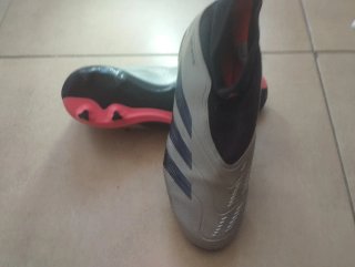 Zapatos de fútbol Adidas Talla 39.5