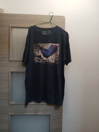 Camiseta Pull&Bear Estampada Negra