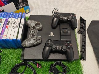 Play Station Sony PS4 Pro 1TB