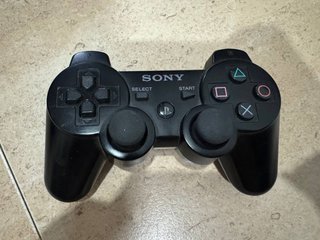 PS3 Slim 500GB + Mando Oficial Negro + Caja