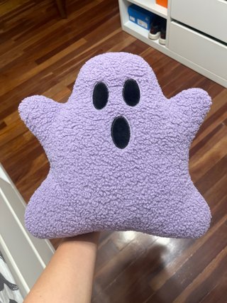 Cojín Fantasma Morado Suave