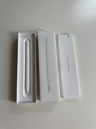 iPad Air 4th Gen + Apple Pencil 2 +Logitech Combo