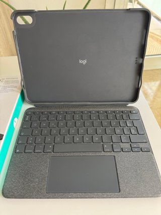 iPad Air 4th Gen + Apple Pencil 2 +Logitech Combo