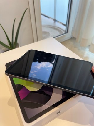 iPad Air 4th Gen + Apple Pencil 2 +Logitech Combo