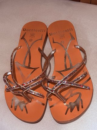 Sandalias Botticelli Doradas
