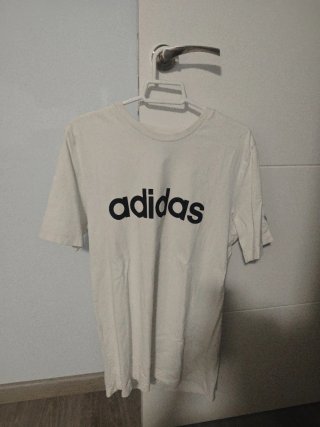 Camiseta Adidas blanca