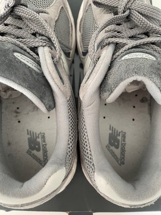 Zapatillas New Balance 2002R Gris