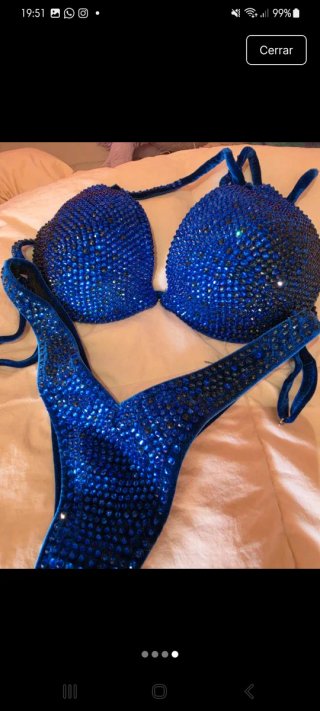 Bikini de competición azul con pedrería