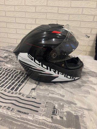 Casco Scorpion Negro y Blanco