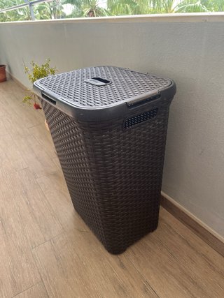Cesto para ropa Curver marrón