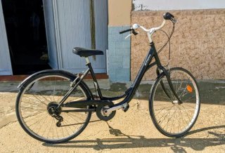 Bicicleta de ciudad Btwin negra