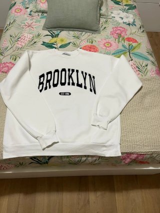 Sudadera Brooklyn Stradivarius Blanca