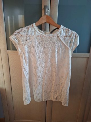 Blusa de encaje blanca
