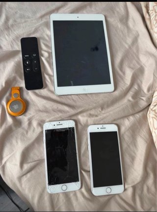 Bundle Apple: iPad mini 2, iPhone 7, remote,airtag