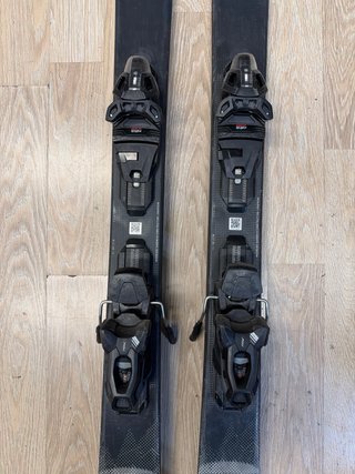 Esquís 163cm HEAD Kore 90