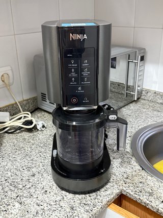 Heladera Ninja CREAMi con 3 tarrinas