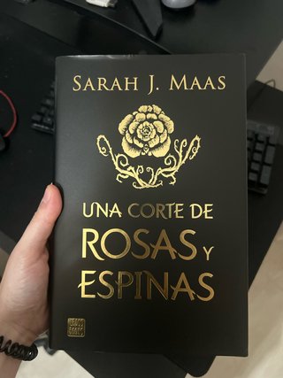 Una corte de rosas y espinas