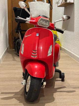 Moto Eléctrica Infantil Vespa Roja