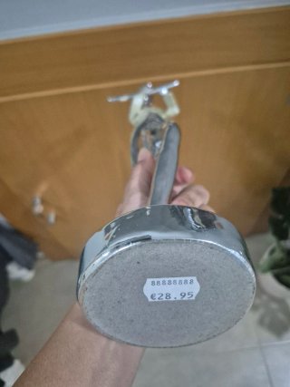 Figura de músico tocando la flauta