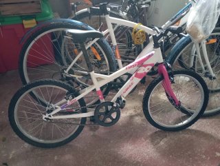 Bicicleta de Niña First 20 pulgadas
