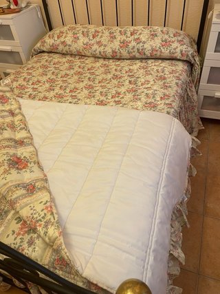 Precioso conjunto de edredón y colcha floral