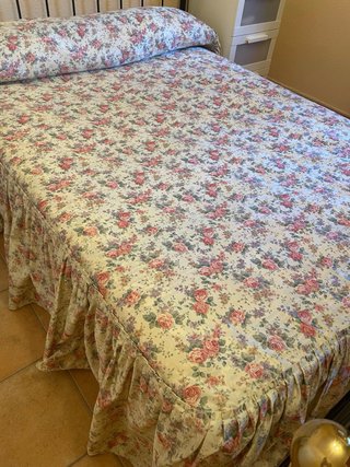 Precioso conjunto de edredón y colcha floral