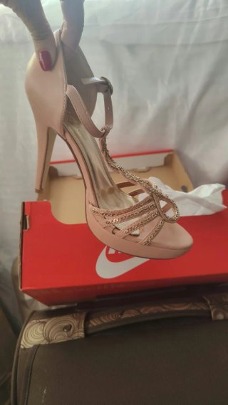 Sandalias tacon rosas y dorada nuevas sin estrenar