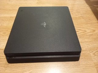 PlayStation 4 (PS4)