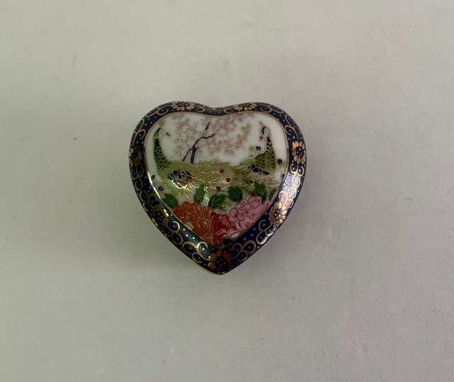 Caja Corazón Porcelana Japón Pavorreal Vintage
