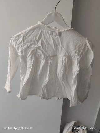 Camisa blanca de manga larga