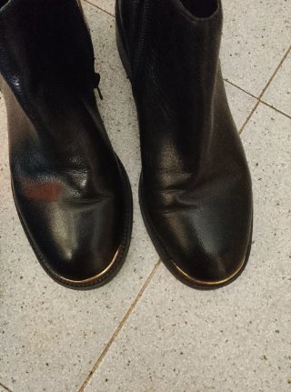 Botines de piel negros