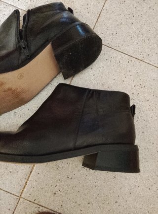 Botines de piel negros