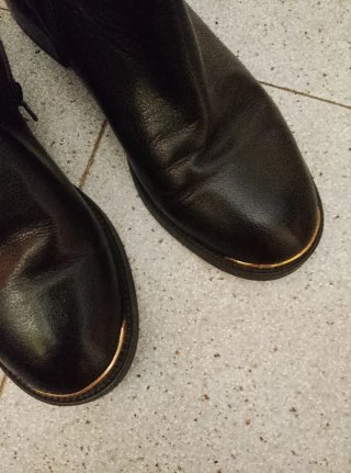 Botines de piel negros