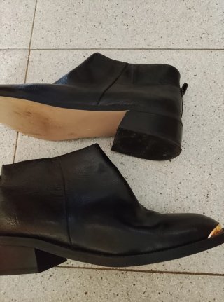 Botines de piel negros