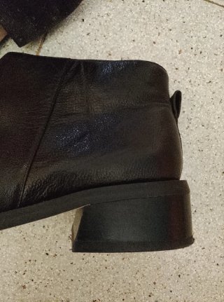 Botines de piel negros
