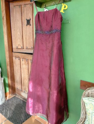 Vestido de fiesta color burdeos, talla 42