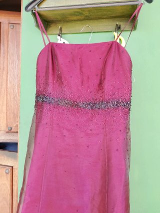 Vestido de fiesta color burdeos, talla 42