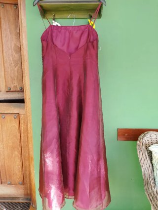 Vestido de fiesta color burdeos, talla 42