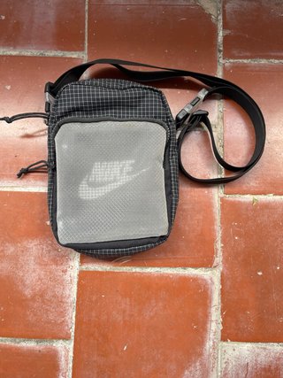 Bolso Nike Negro Gris