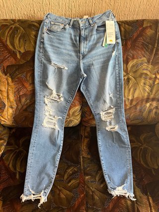 Pantalón vaquero desgastado