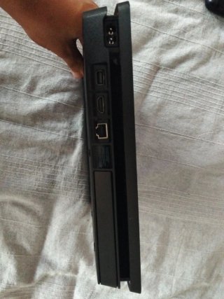 PlayStation 4 Slim Nera