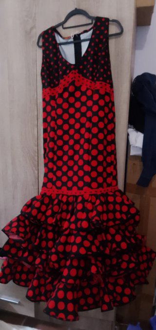 Traje Flamenca Mujer Lunares Rojo y Negro talla 48