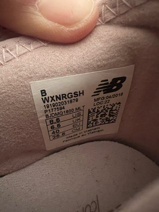 Zapatillas New Balance rosas y blancas
