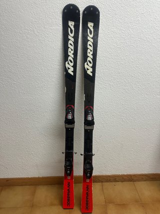 Esquís Slalom Nordica Dobermann 148
